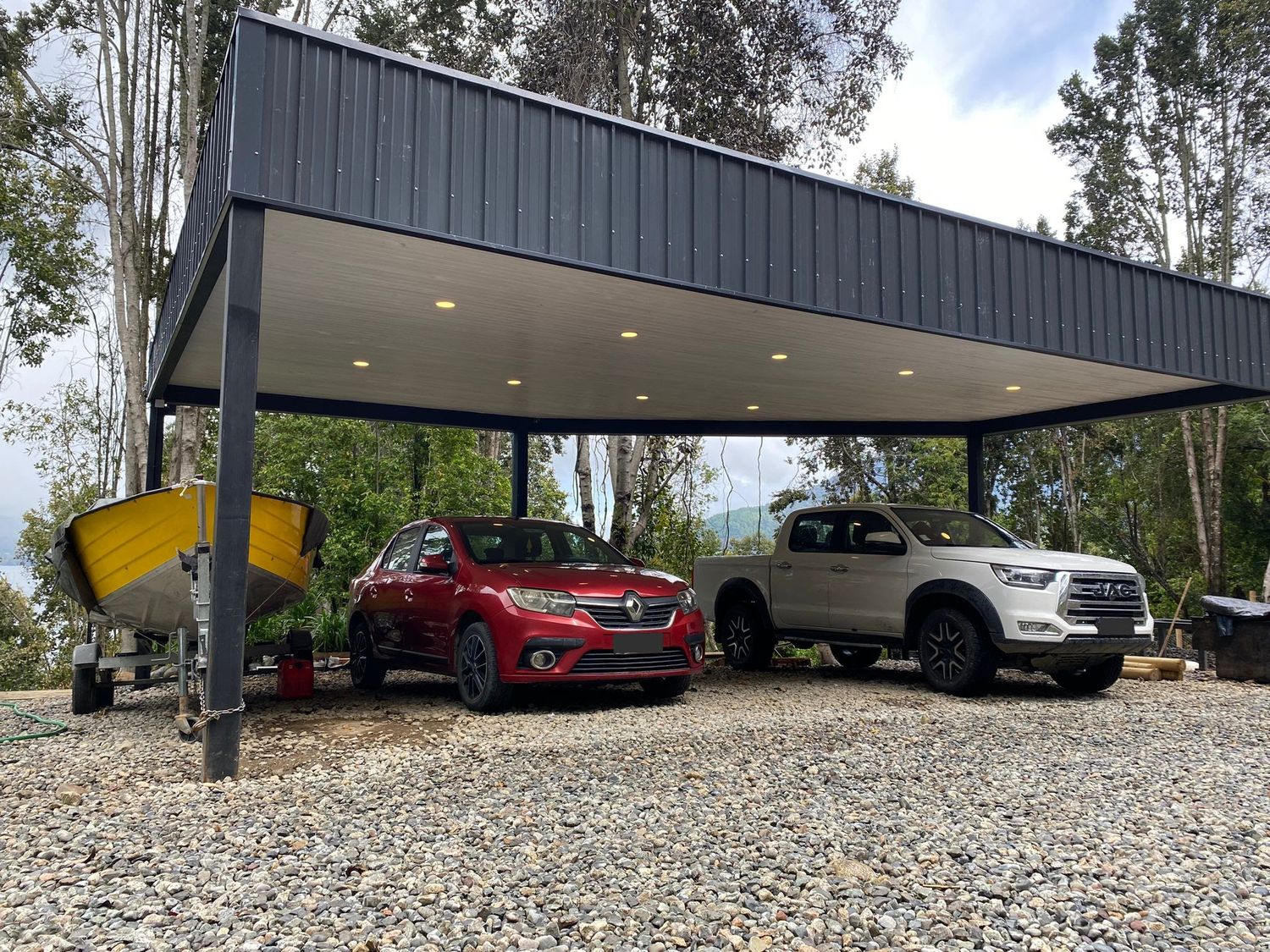 Estacionamiento Vehicular — Constructora AvenZinc, Valdivia